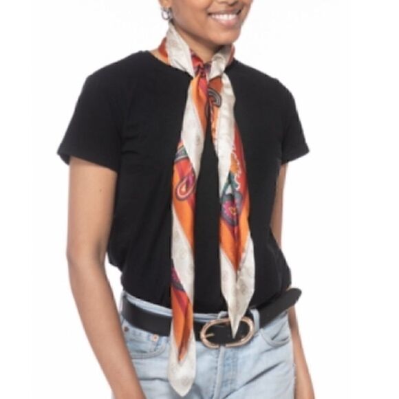 New Giani Bernini Scarf giani Bernini
Womens Satin Paisley Square Scarf Beige - Picture 2 of 7